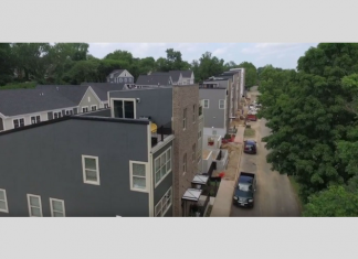Hoe doen die Nederlanders dat toch? Charlie Armstrong over Almere Avenue Almere Avenue